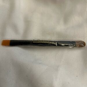 TOVA SECRETS Concealer Applicator/blending Brush Duo #20 Black Handle Brush 5”